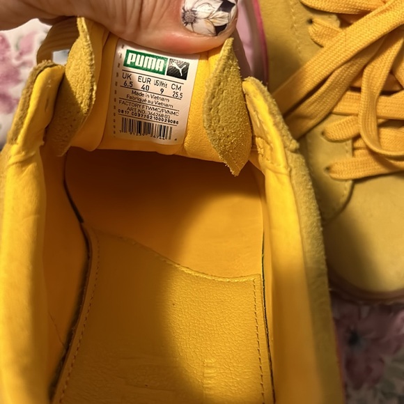 Yellow and pink platform suede fenty pumas - Picture 3 of 5